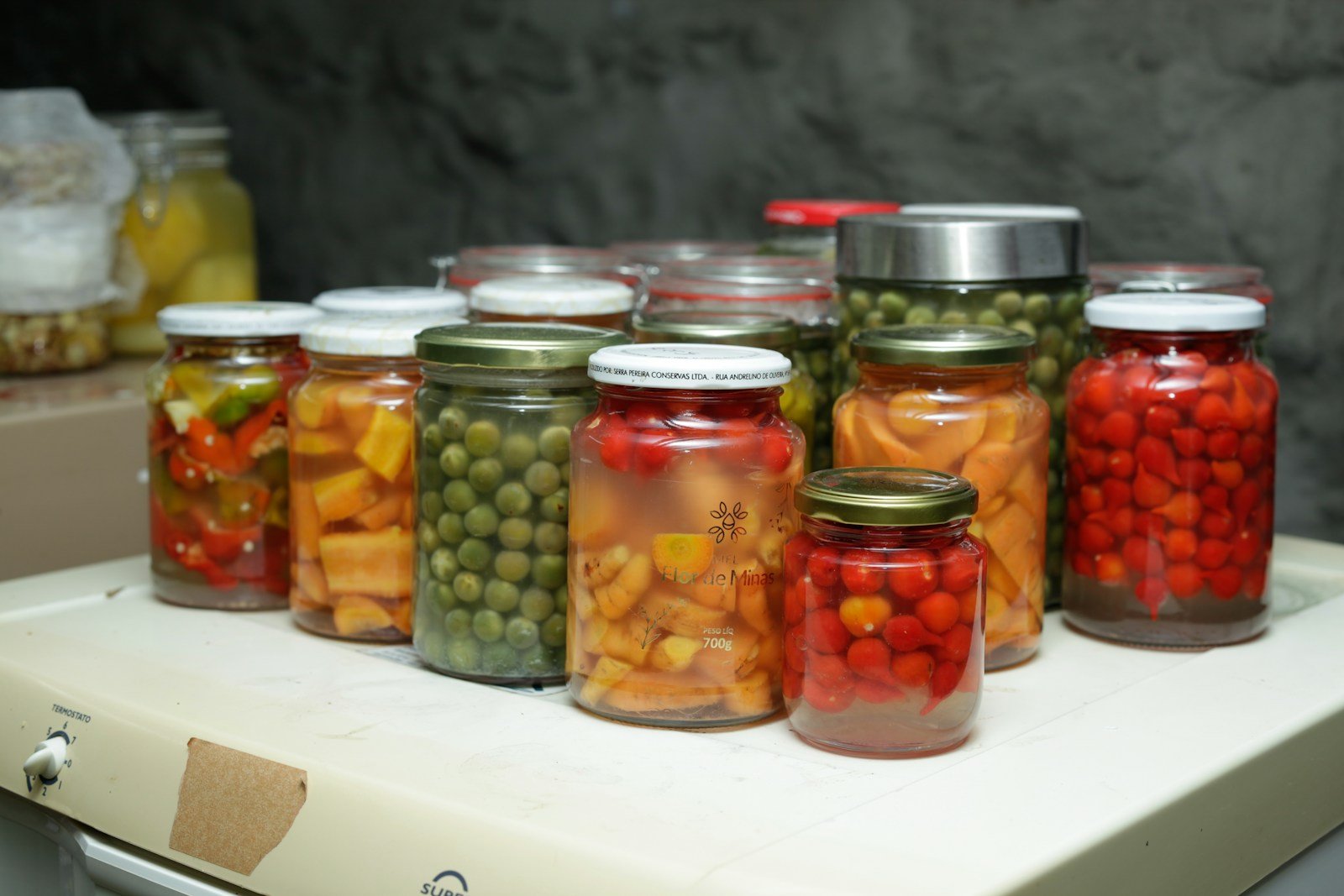 Pots de gelée stérilisés prêts à être remplis